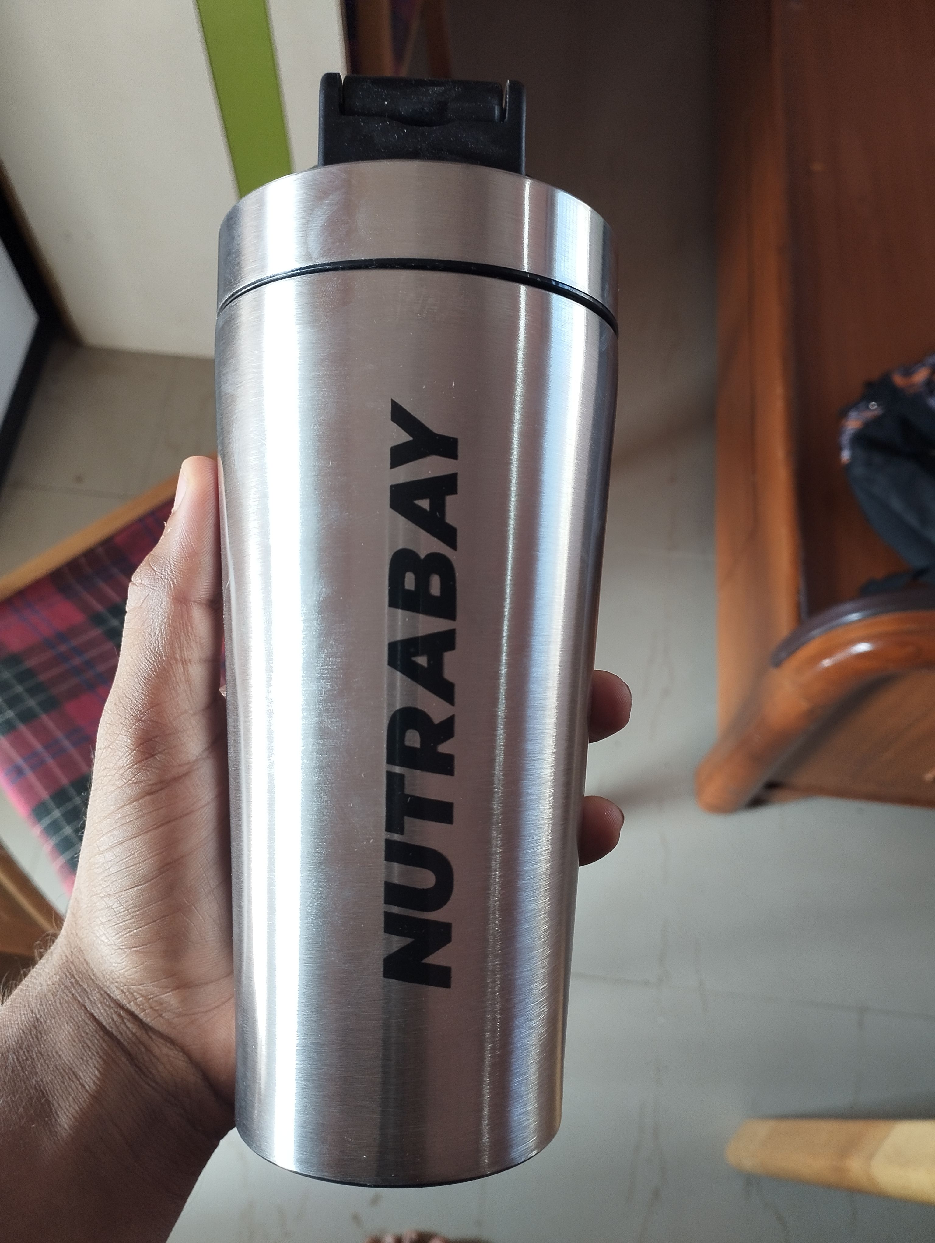 Nutrabay Silver Steel Shaker Bottle 750ml